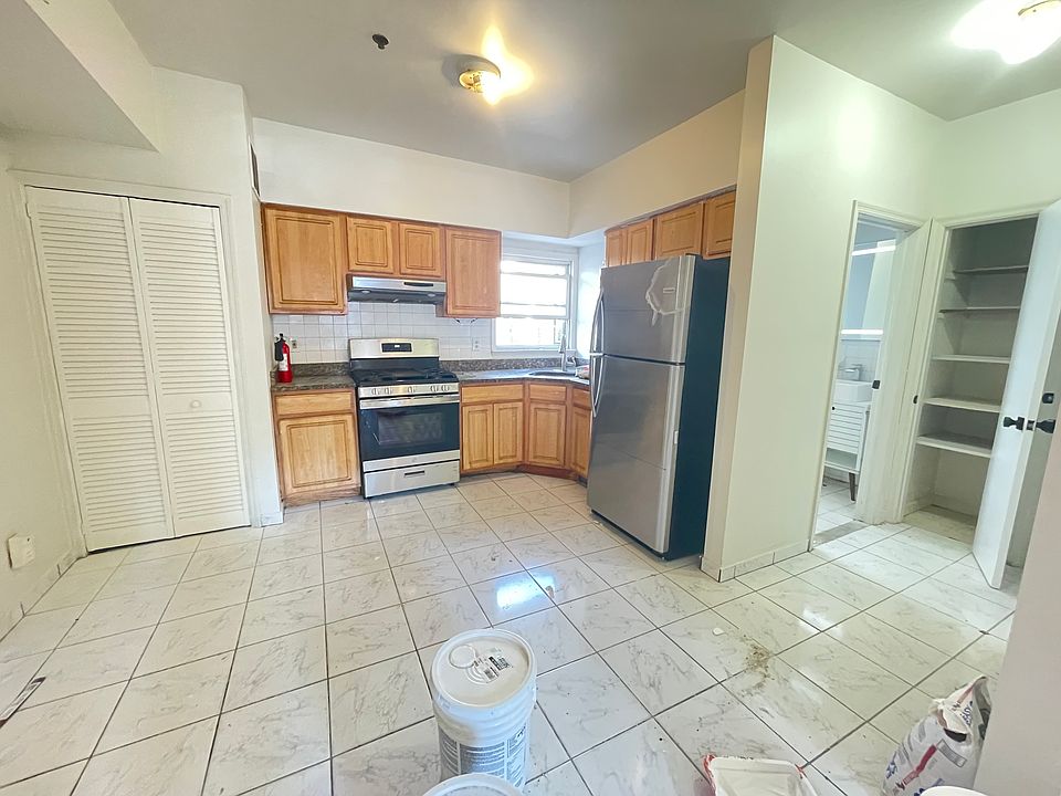1st image of 103 Cutler St #1E