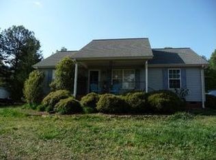 463 Hammett Rd, Wellford, SC 29385