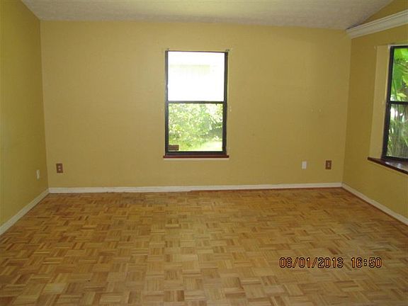 4th image of 85 47th Ave