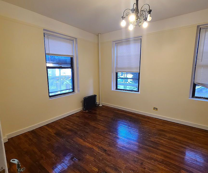 1st image of 2449 27th St APT 1