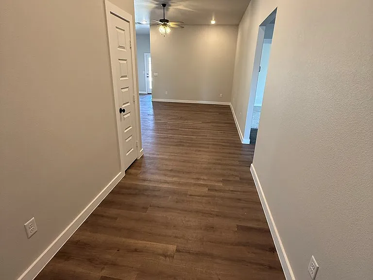 2521 Copperhead Rd — Photo 2