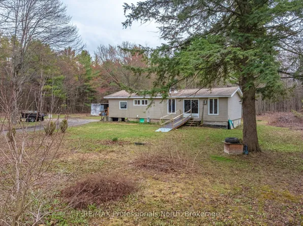 1056 Kirk Line W, Bracebridge, ON P1L 1W9
