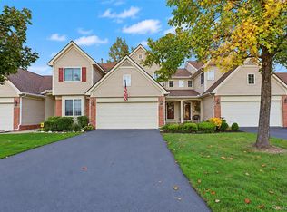 453 Lilly View Ct, Howell, MI 48843