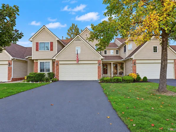 453 Lilly View Ct, Howell, MI 48843