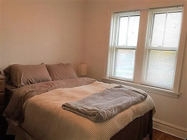 5805 N Rockwell St — Photo 3