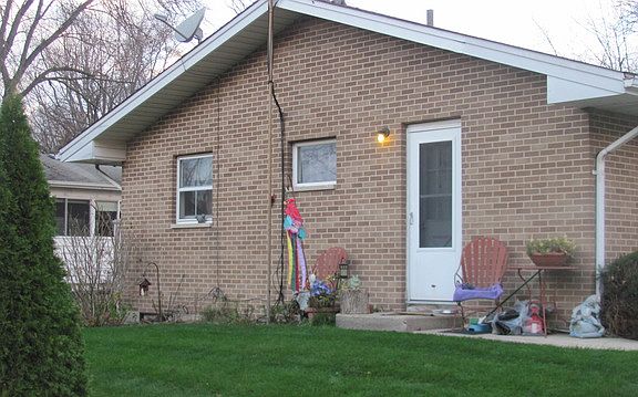3rd image of 118 Babcock St