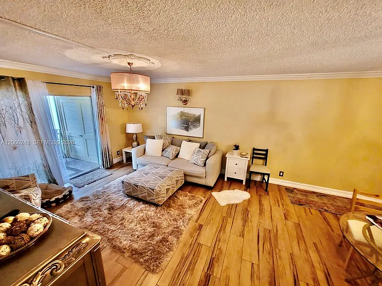 610 NW 13th St #11 — Photo 11