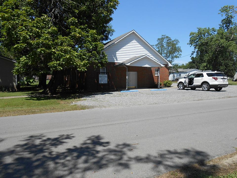 1st image of 212 E Benton Ave