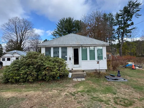 8 Pleasant Street, Fryeburg, ME 04037