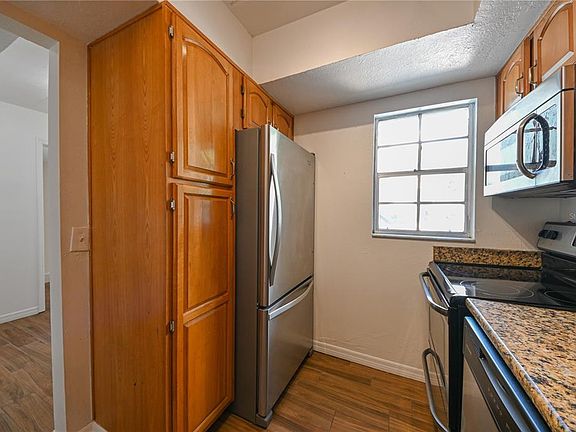 5th image of 3805 N Oak Dr Unit C41