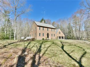 222 Ravenelle Rd, North Grosvenordale, CT 06255