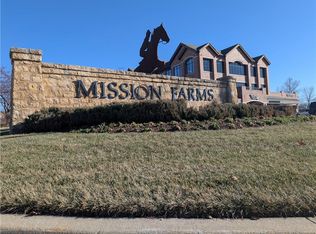 10531 Mission Rd #204B, Leawood, KS 66209