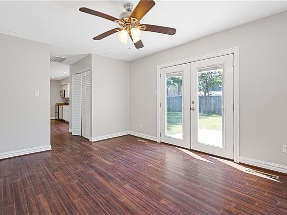 4th image of 417 Cold Spring Rd