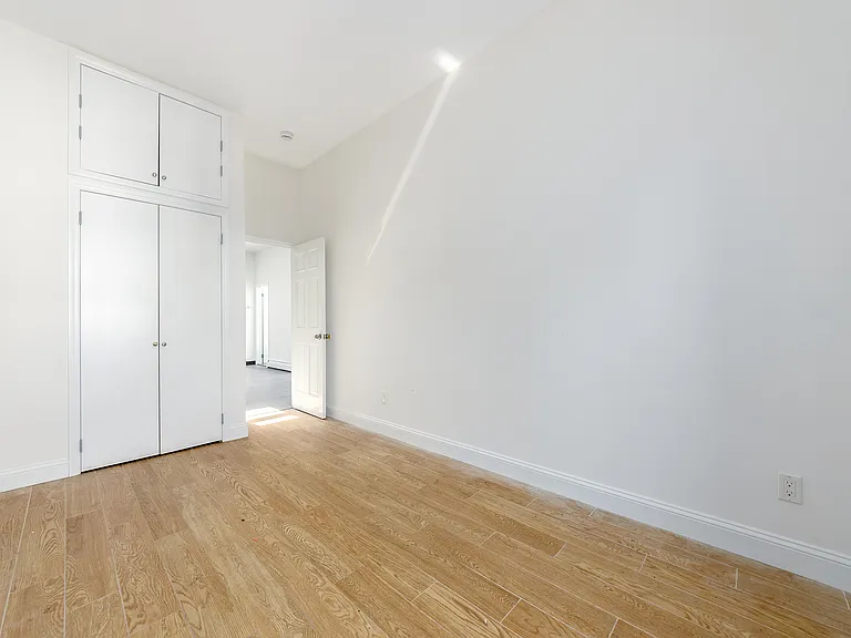906 Willoughby Ave #2 — Photo 6