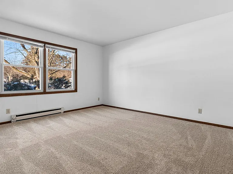 Woodfield Circle — Photo 18