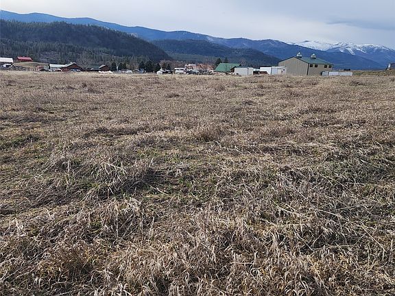 5th image of 9 Henry Creek Rd