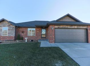 886 E Melton Rd, Ozark, MO 65721