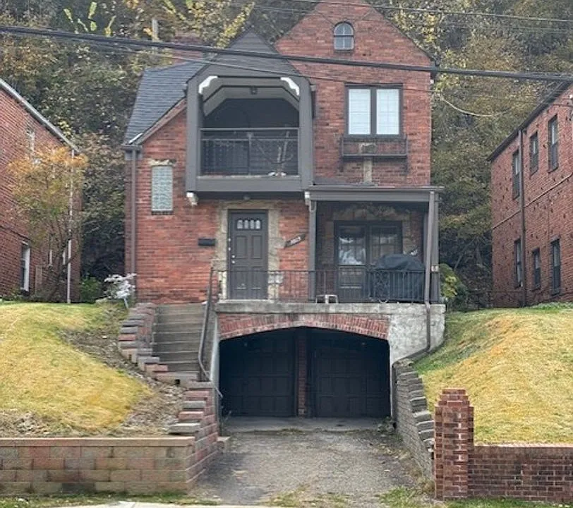 3809 Beechwood Blvd