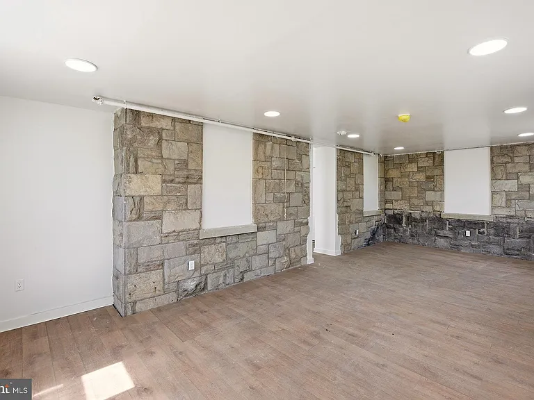 6012 Ridge Ave #6 — Photo 7