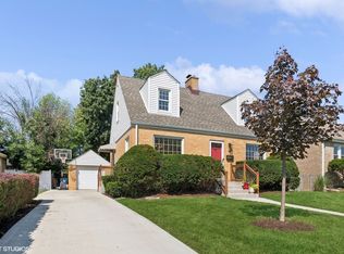 296 N Ridgeland Ave, Elmhurst, IL 60126