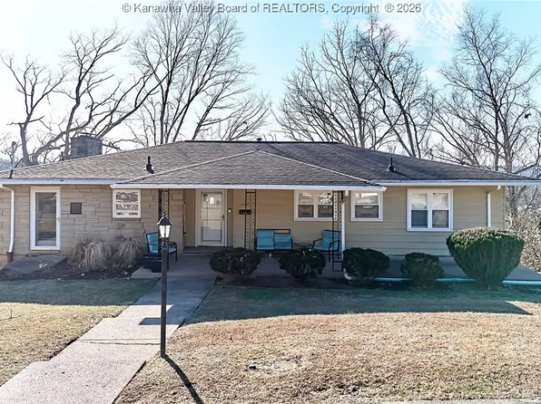 1555 Summit Dr, Charleston, WV 25302