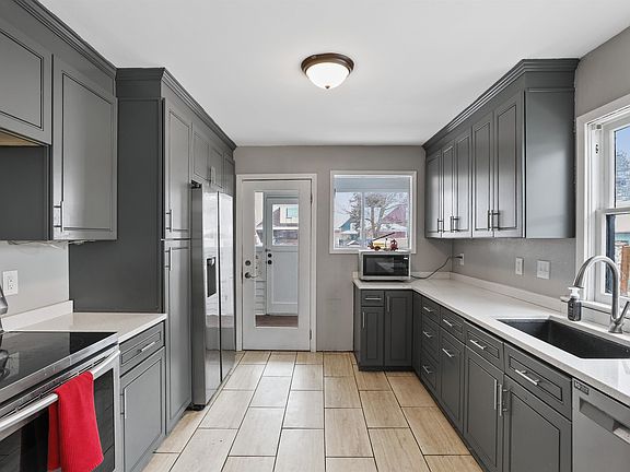 5th image of 2521 E Queen Ave