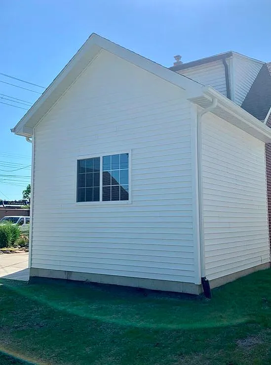 3 bed, $3,900 — Photo 2