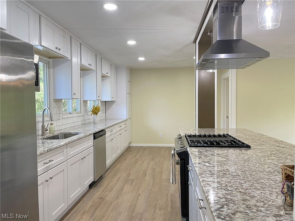 9315 Glenwood Trl, Brecksville, OH 44141 Zillow