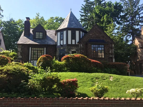 181-45 Aberdeen Road image 1 of 15