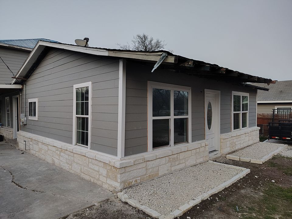 1st image of 1253 Leal St