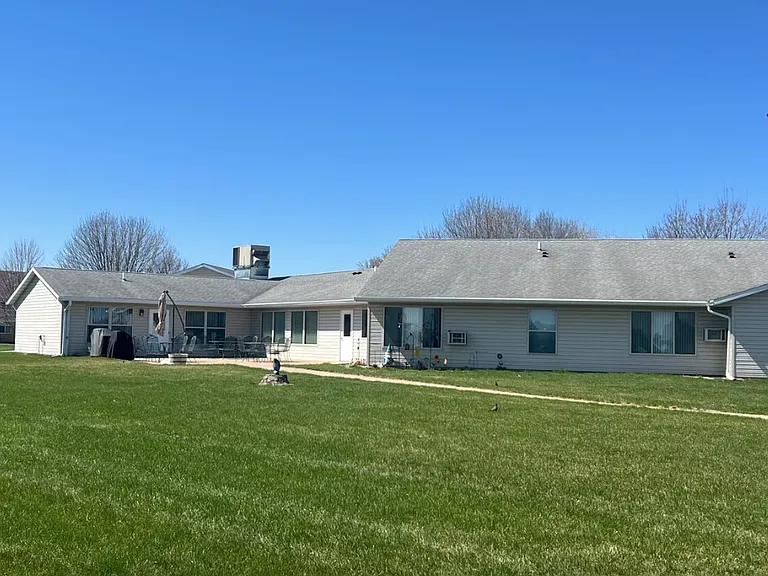 745 Streeter Dr #745 — Photo 2