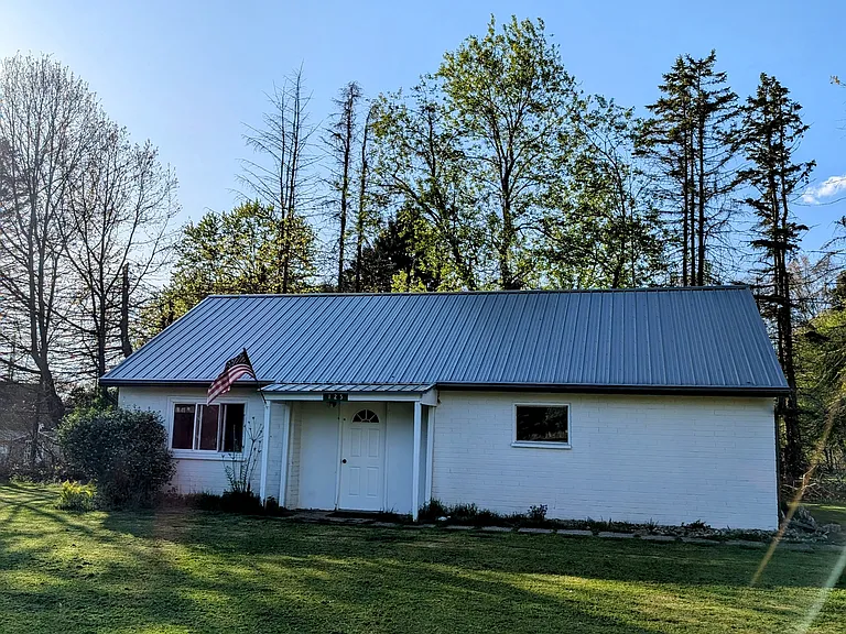 125 Mabel Ln — Photo 1