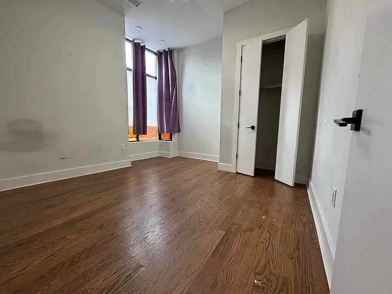 71 Court House Pl #1R — Photo 3