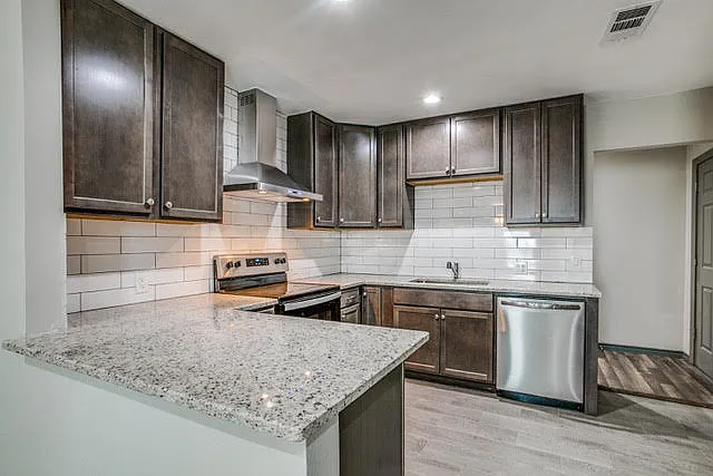3 bed, 1424 sqft, $2,700 — Photo 4