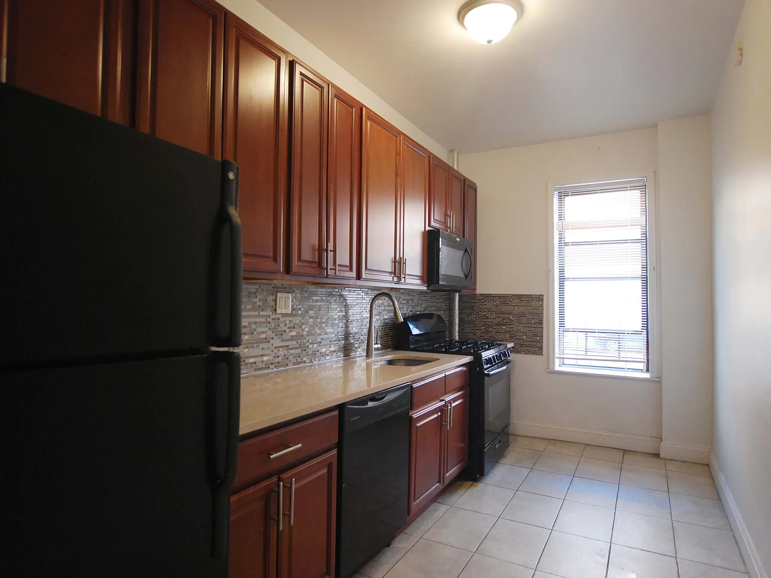 1 bed, 235 sqft, $2,450 — Photo 2