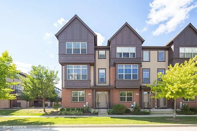 323 Aspen Pointe Rd #323 — Photo 1