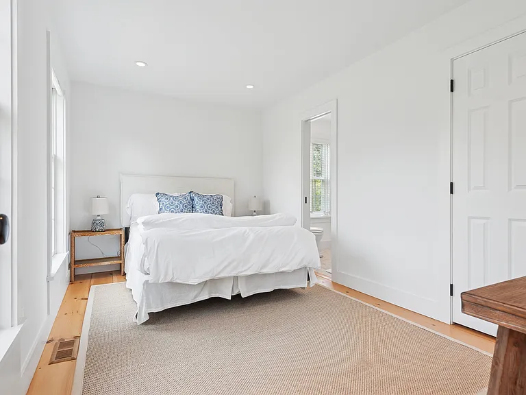 11 Sawasett Ave — Photo 15