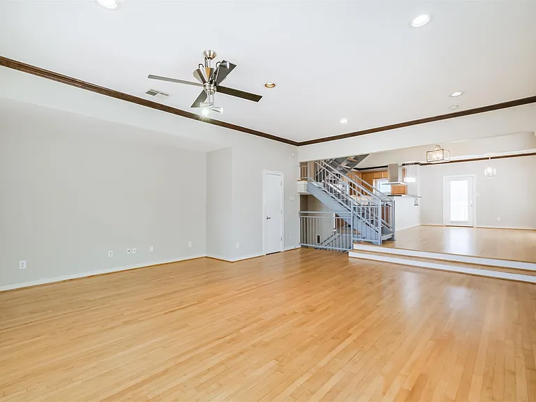 2364 Arlington St — Photo 12