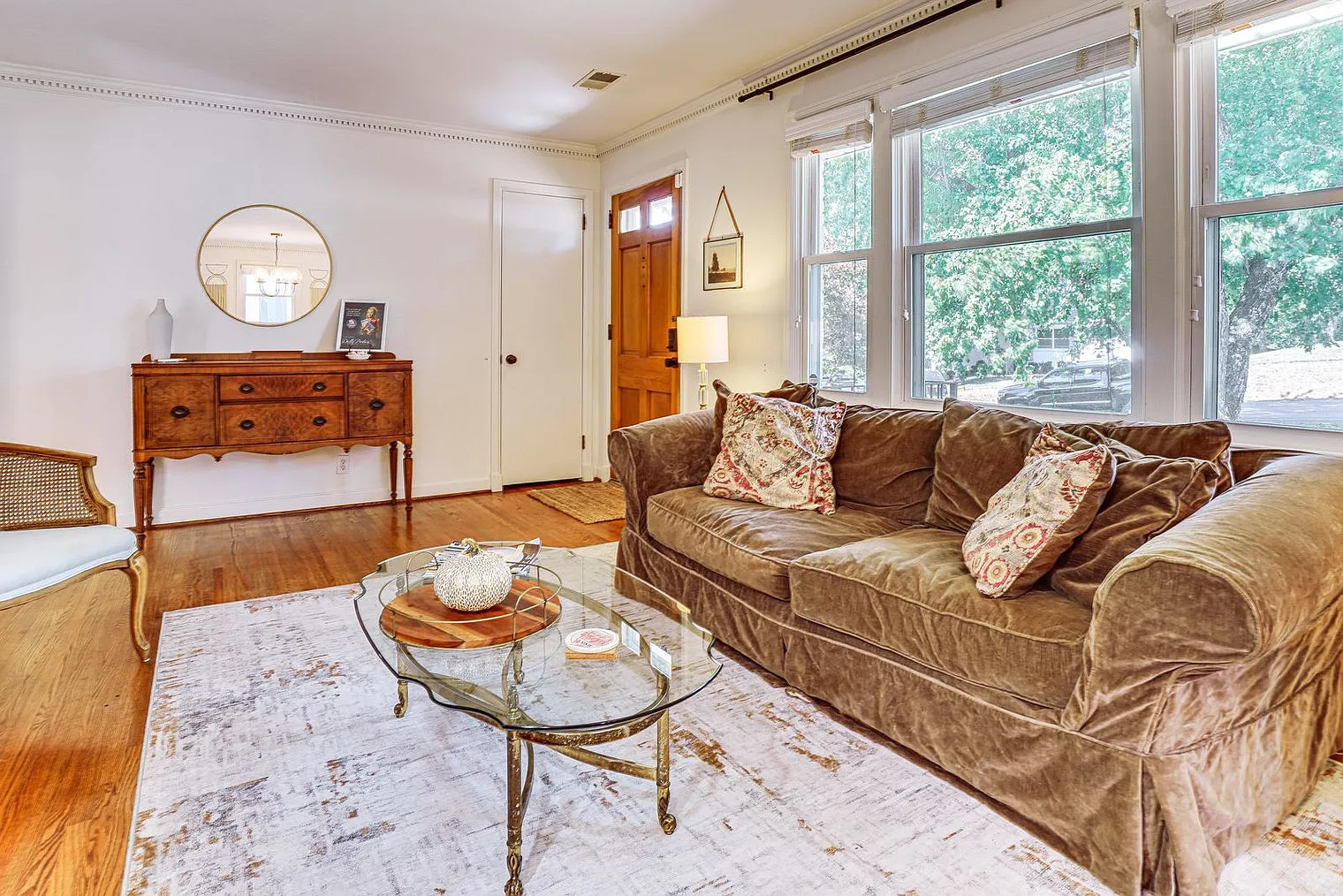 2 bed, 1.0 bath, 1065 sqft, $2,622 — Photo 3