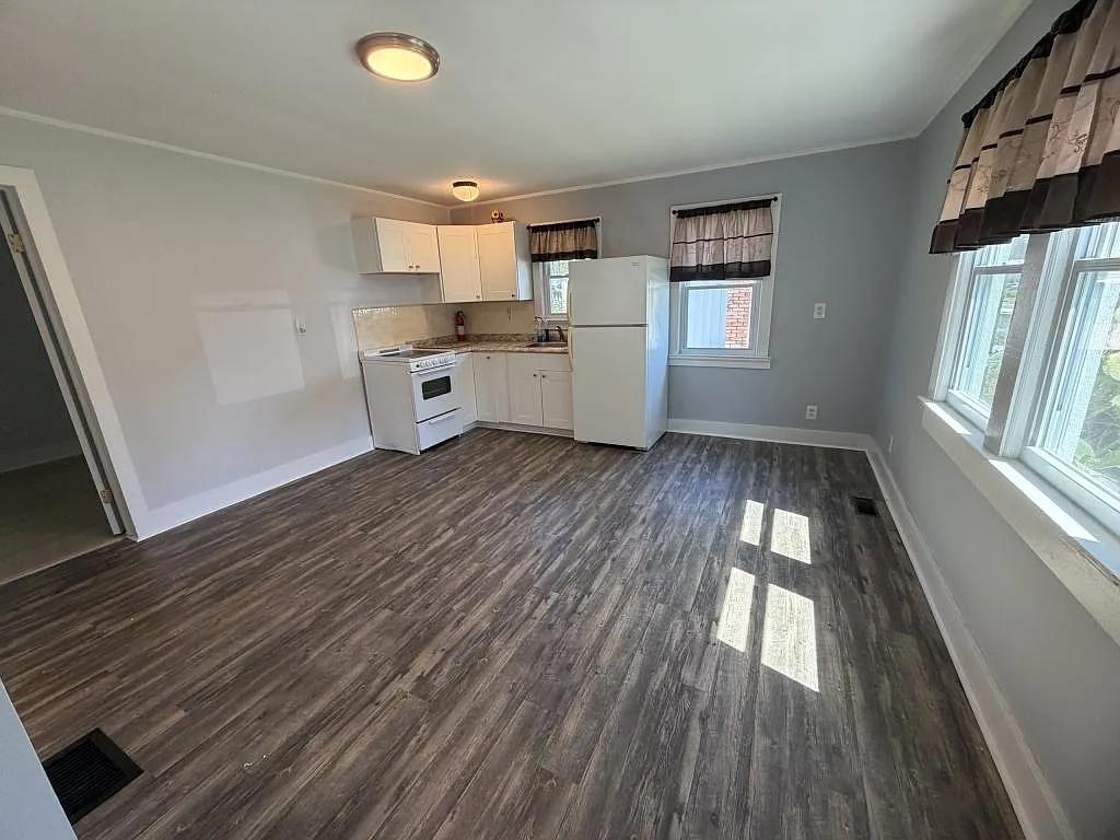 90 15th St, Unit 8 — Photo 4