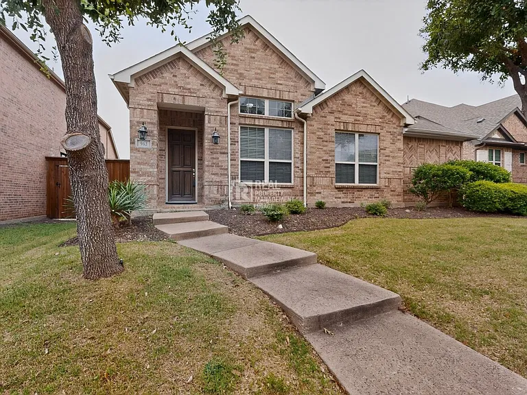963 Cougar Dr — Photo 5