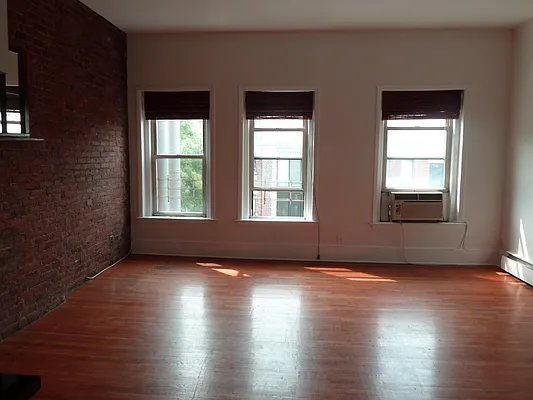 Rented by Owner | media 9