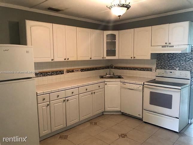 1st image of 1518 Northwest Blvd #101