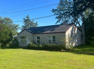 9485 Richardson Rd, Commerce Township, MI 48390