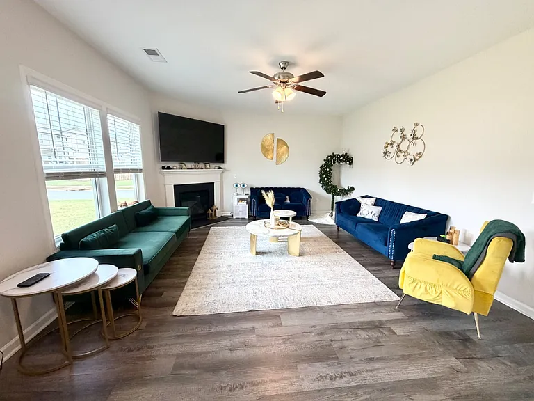 323 Alameda Ln — Photo 8