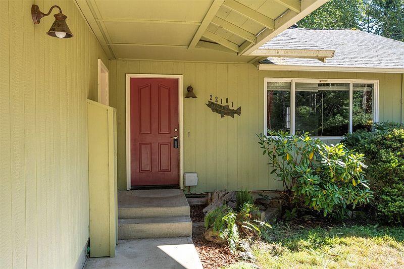 4th image of 22101 Birch Place