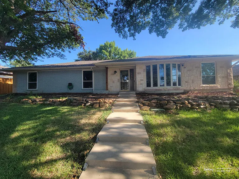 1406 N Trail Dr — Photo 1