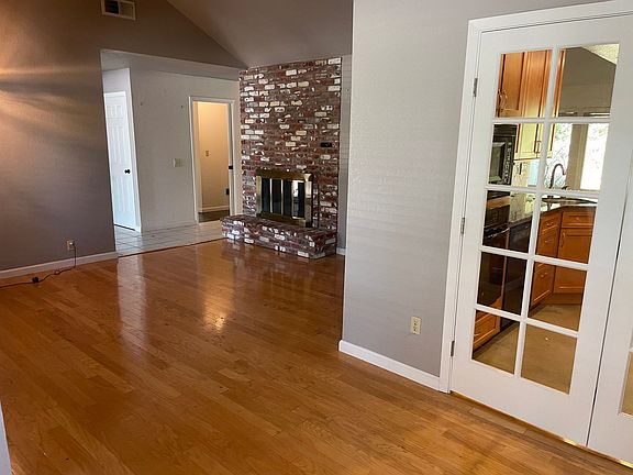 4th image of 3635 Mountain View Dr