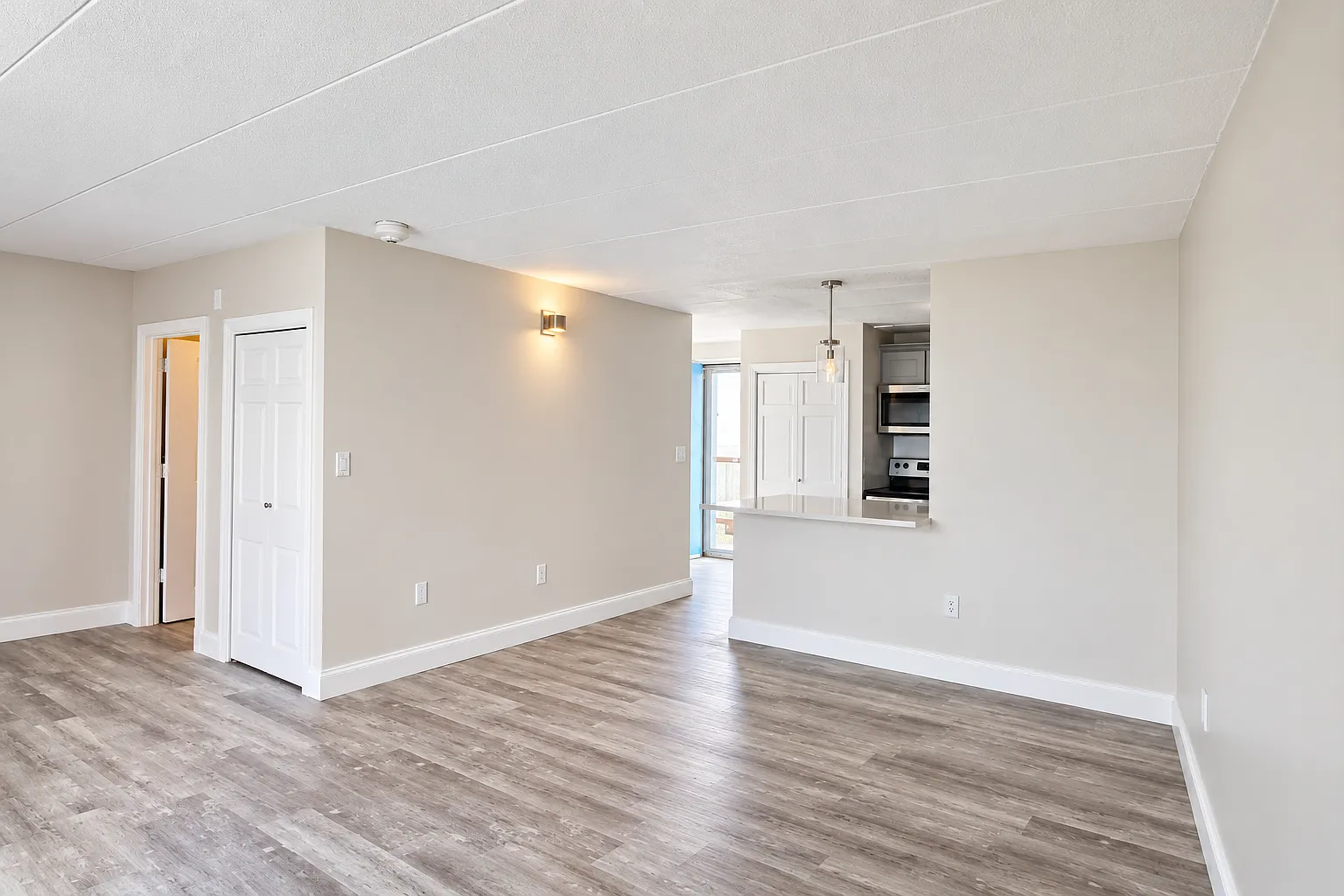 Studio, 506 sqft, $1,900 — Photo 3