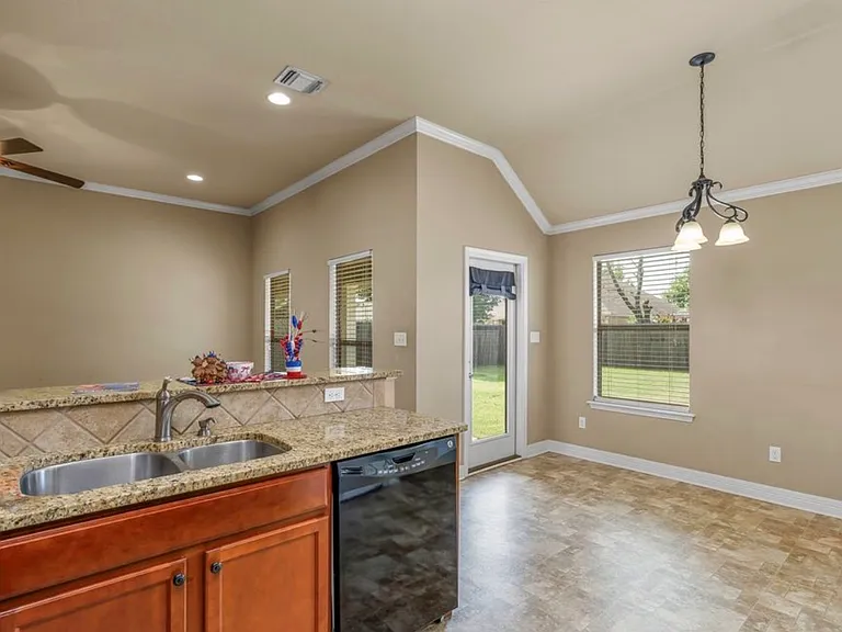 3826 Pickering Pass Dr — Photo 5